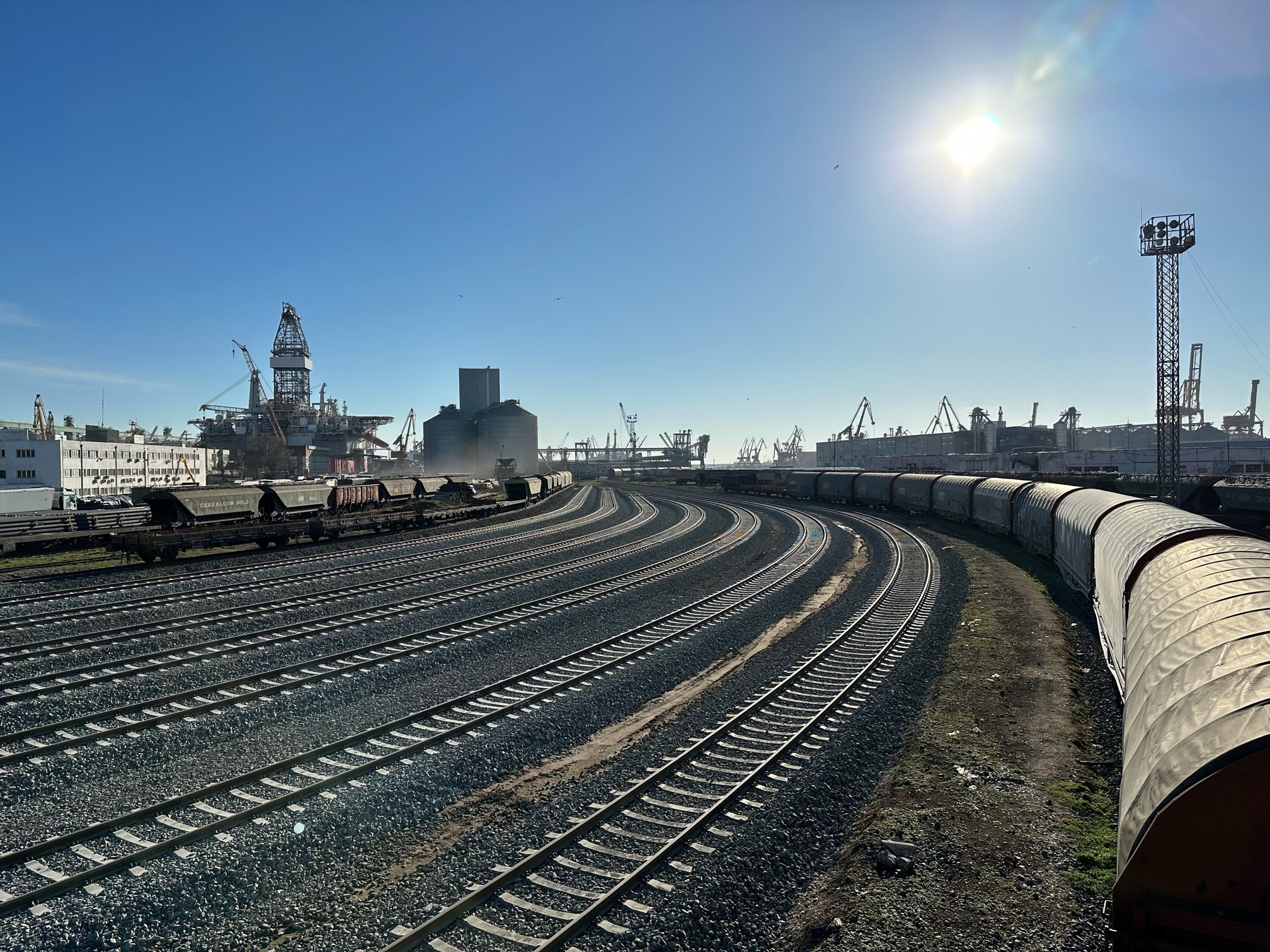 Cale ferată modernizată între Brașov și Sighișoara. Se va merge cu 160 km/h
