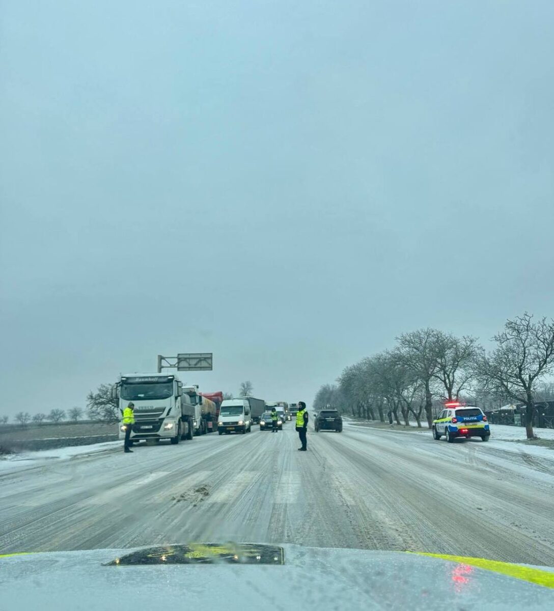 Guvernul mobilizează Armata, Fulger și Scorpion după valul de polei. Intervenții masive în Chișinău și mai multe localități din țară