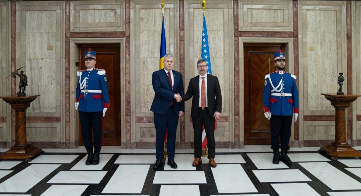 Cooperare româno-americană reafirmată în întâlnirea dintre Cătălin Predoiu și Michael Dickerson