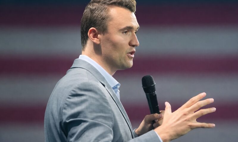 Dovezile ADN din dosarul Charlie Kirk, puse sub semnul întrebării. Ce încearcă să demonstreze avocații inculpatului