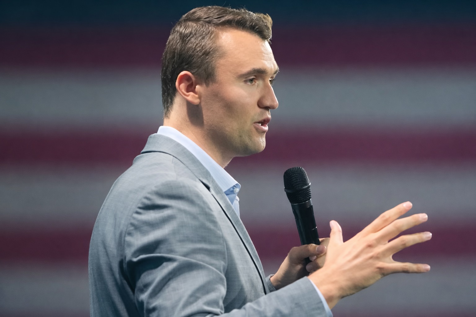 Dovezile ADN din dosarul Charlie Kirk, puse sub semnul întrebării. Ce încearcă să demonstreze avocații inculpatului