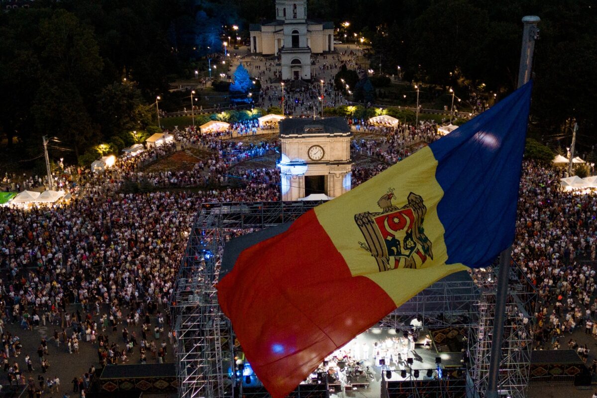 Artiștii din CSI și statele agresive vor putea participa la evenimente în Republica Moldova doar cu notificare prealabilă