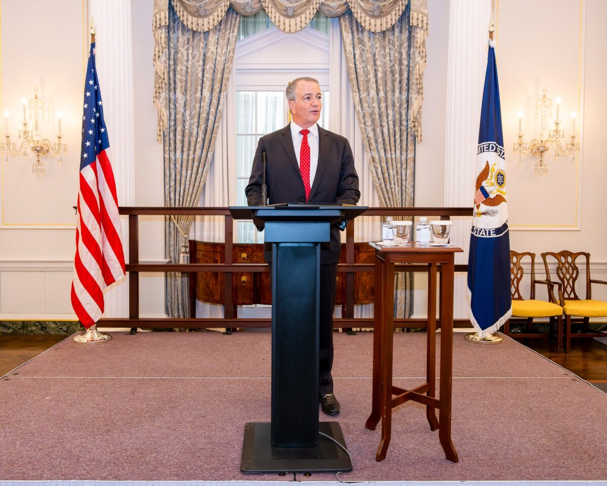 Noul ambasador al SUA în România a depus jurământul. Când își va prelua funcția