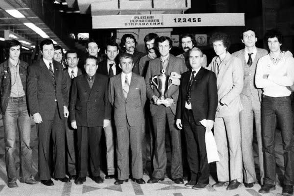 Aniversare specială pentru Dinamo în zi de derby. Campionii din 1981, omagiați înaintea meciului cu Steaua