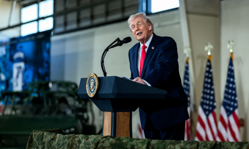 Negocieri sau atac. Trump lasă deschisă opțiunea militară împotriva Iranului: Nu sunt mulțumit