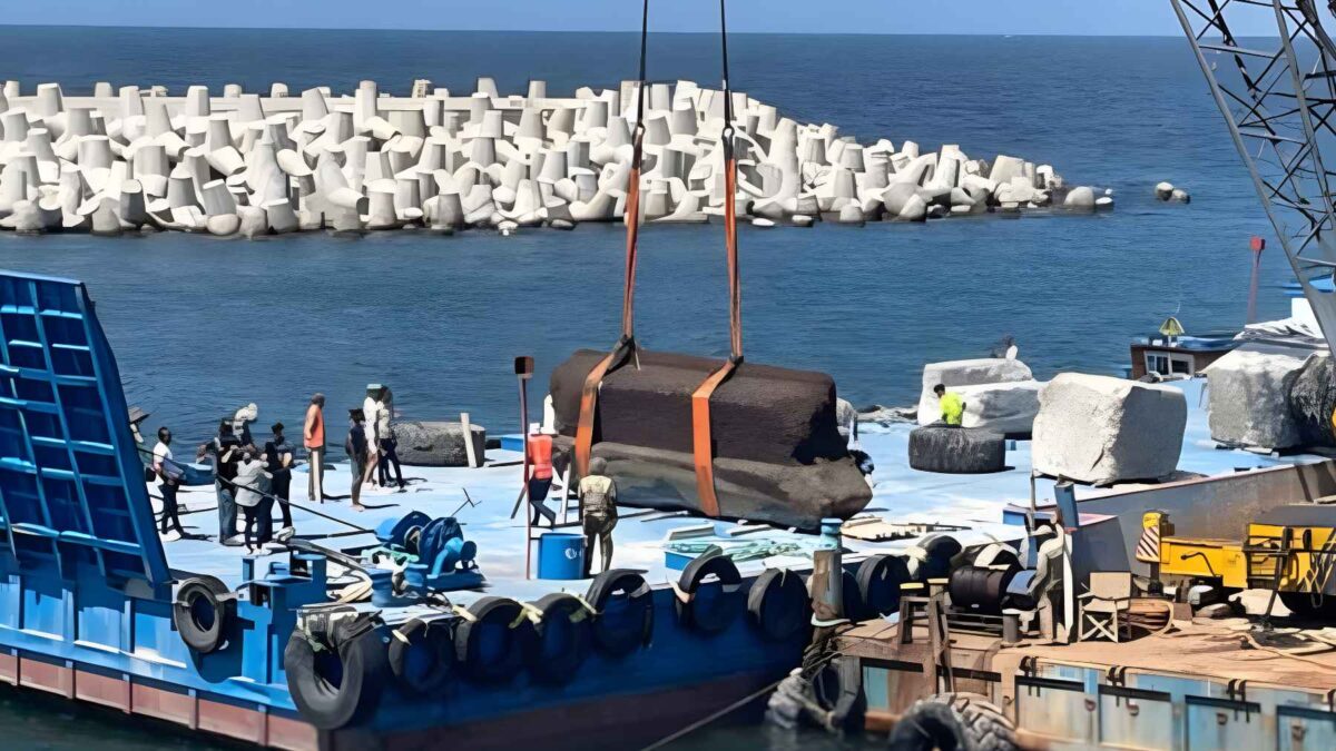 A șaptea minune a Antichității, recuperată din Marea Mediterană. Blocuri masive din Farul din Alexandria, scoase de arheologi