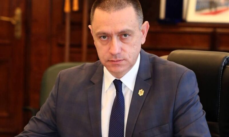 Tensiuni între PSD și USR pe tema militarilor. Mihai Fifor îl acuză pe Radu Miruță că a girat politica austerității