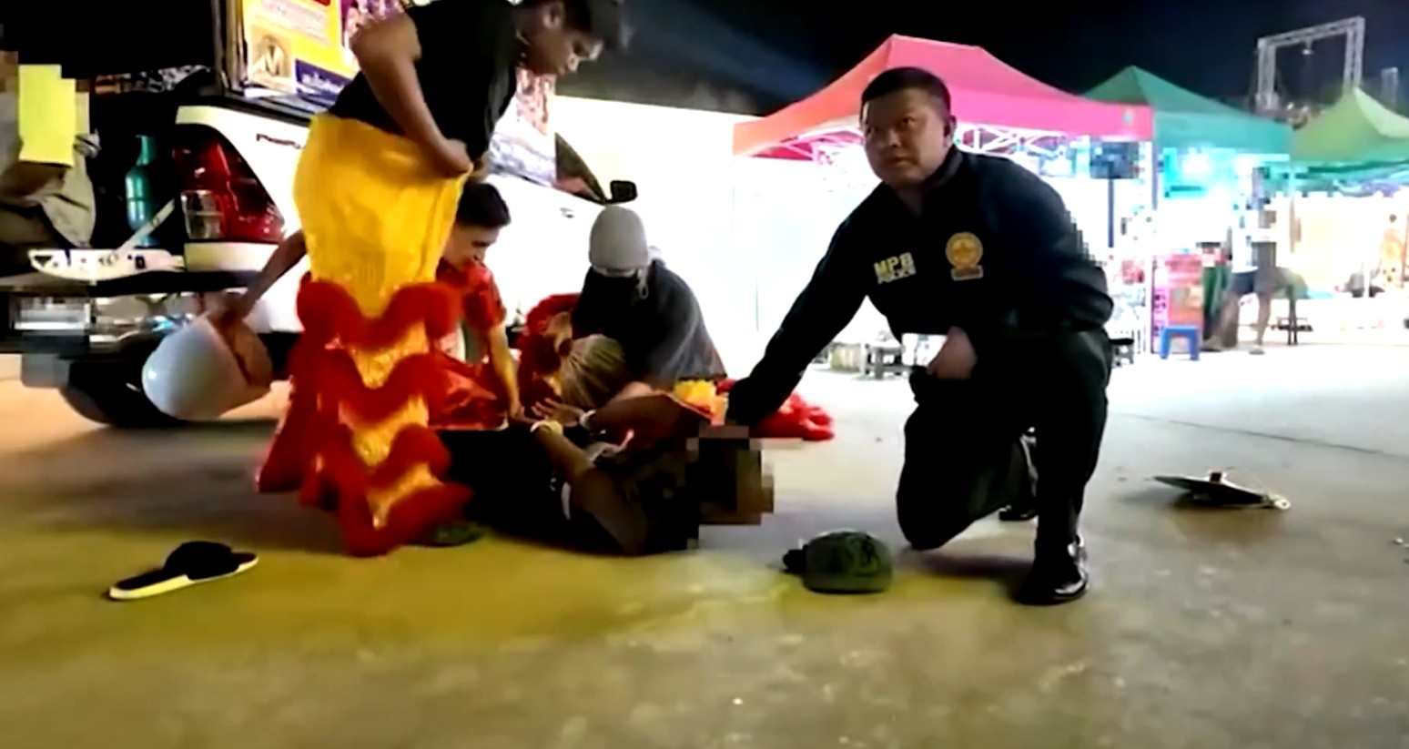 Un hoț din Thailanda, prins de poliție după ce agenții s-au deghizat într-un costum de leu