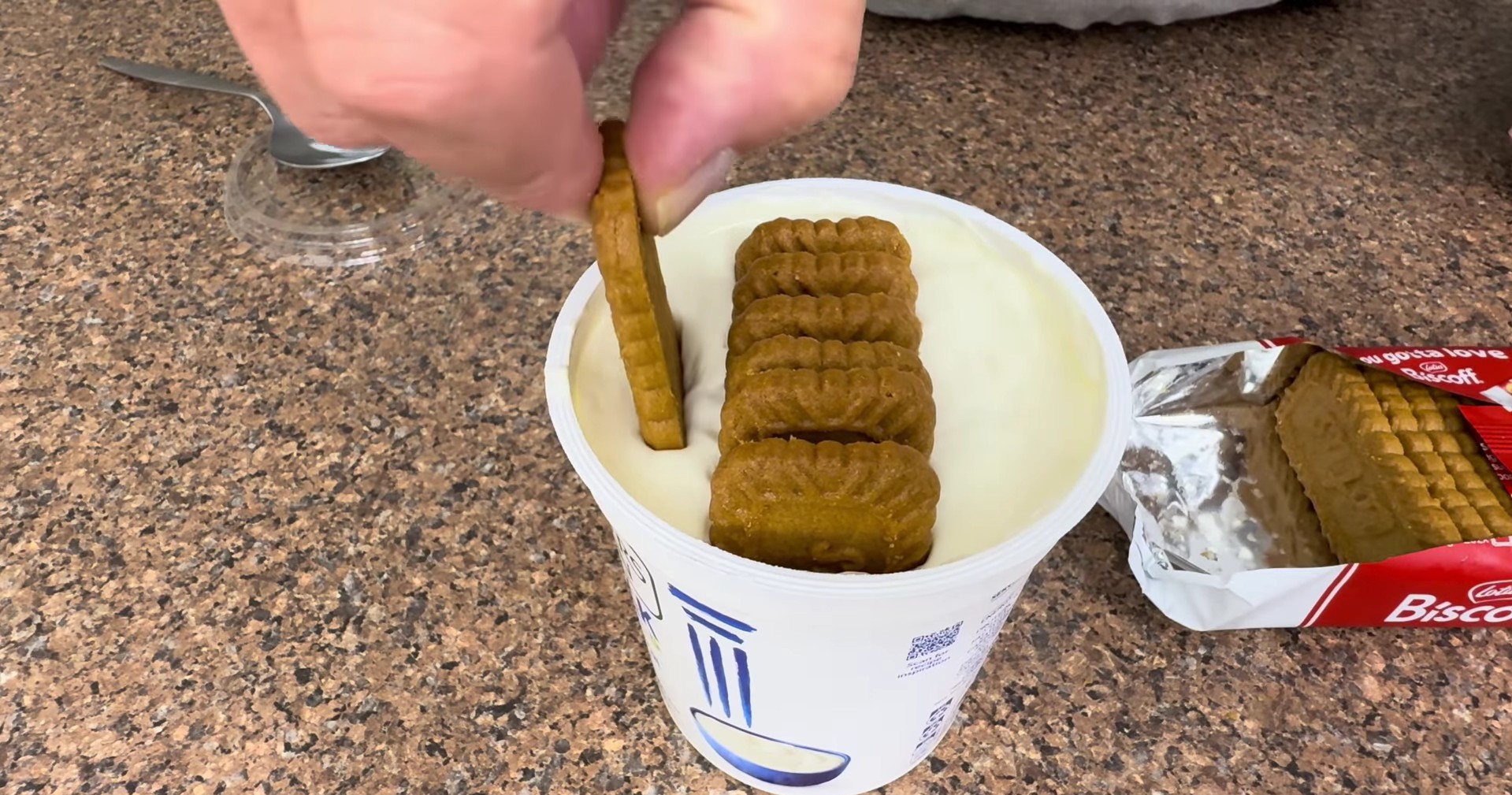 Desertul japonez fără coacere care a devenit viral. Sunt necesare doar două ingrediente