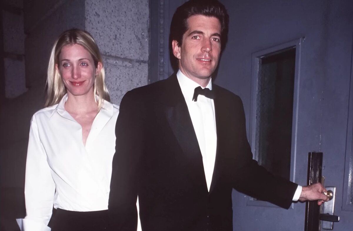 JFK Jr. și Carolyn Bessette preferau cele mai banale mâncăruri: cartofi prăjiți, sandvișuri cu ton și martini