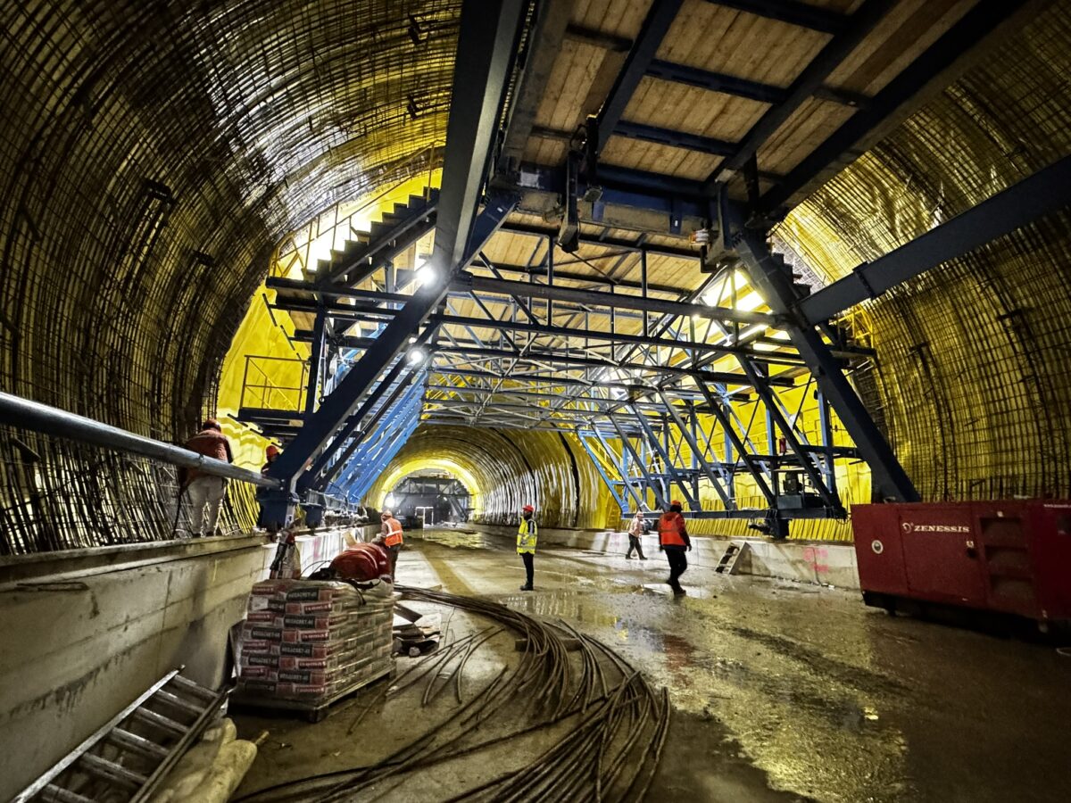 Lucrările la autostrada A1 continuă în plină iarnă. Activitate intensă pe sectorul Margina – Holdea