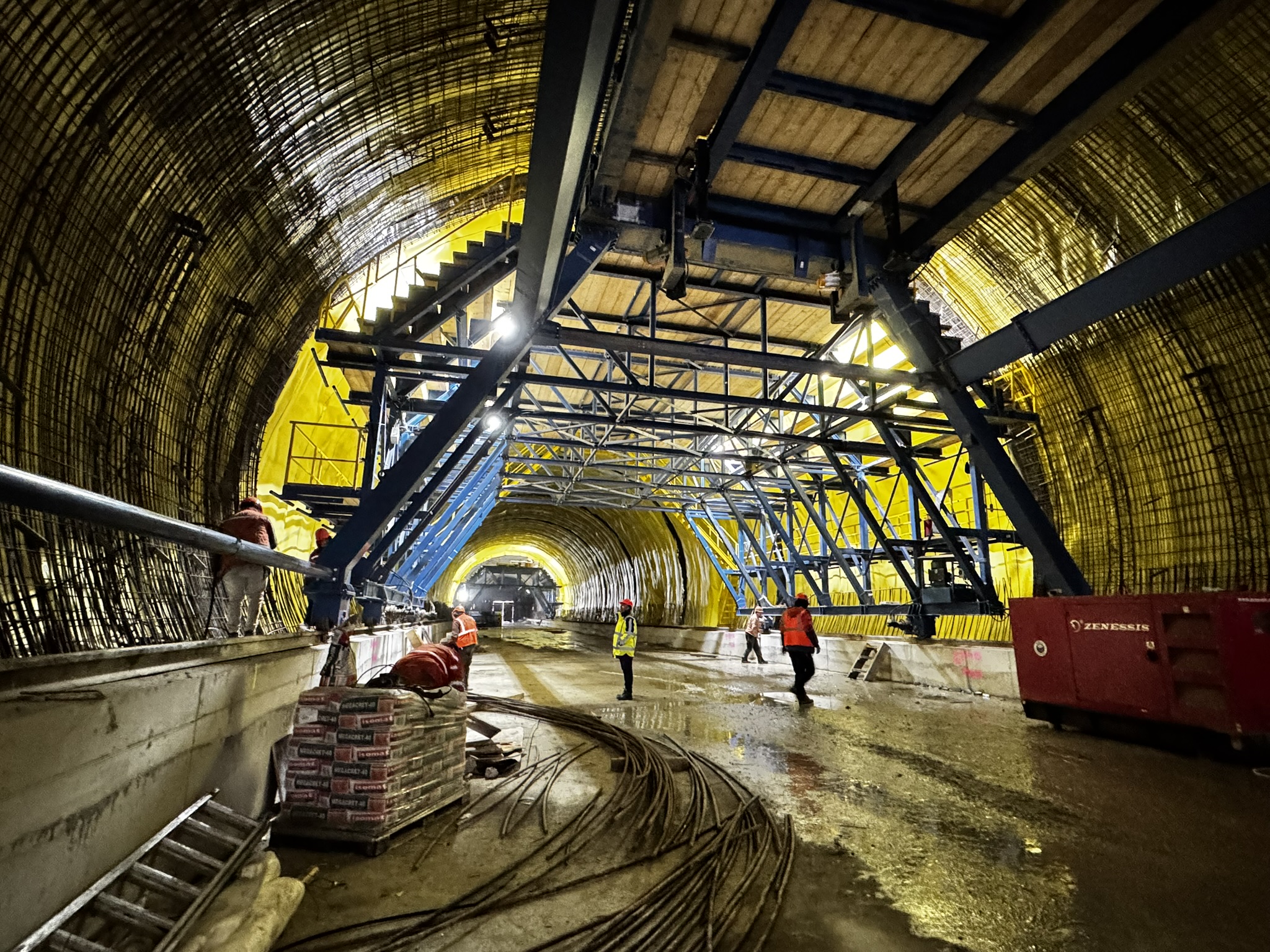 Lucrările la autostrada A1 continuă în plină iarnă. Activitate intensă pe sectorul Margina – Holdea