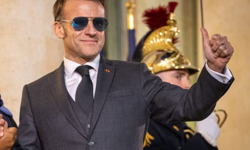 Macron, criticat dur după discursul despre violențele din Franța. I se cere demisia
