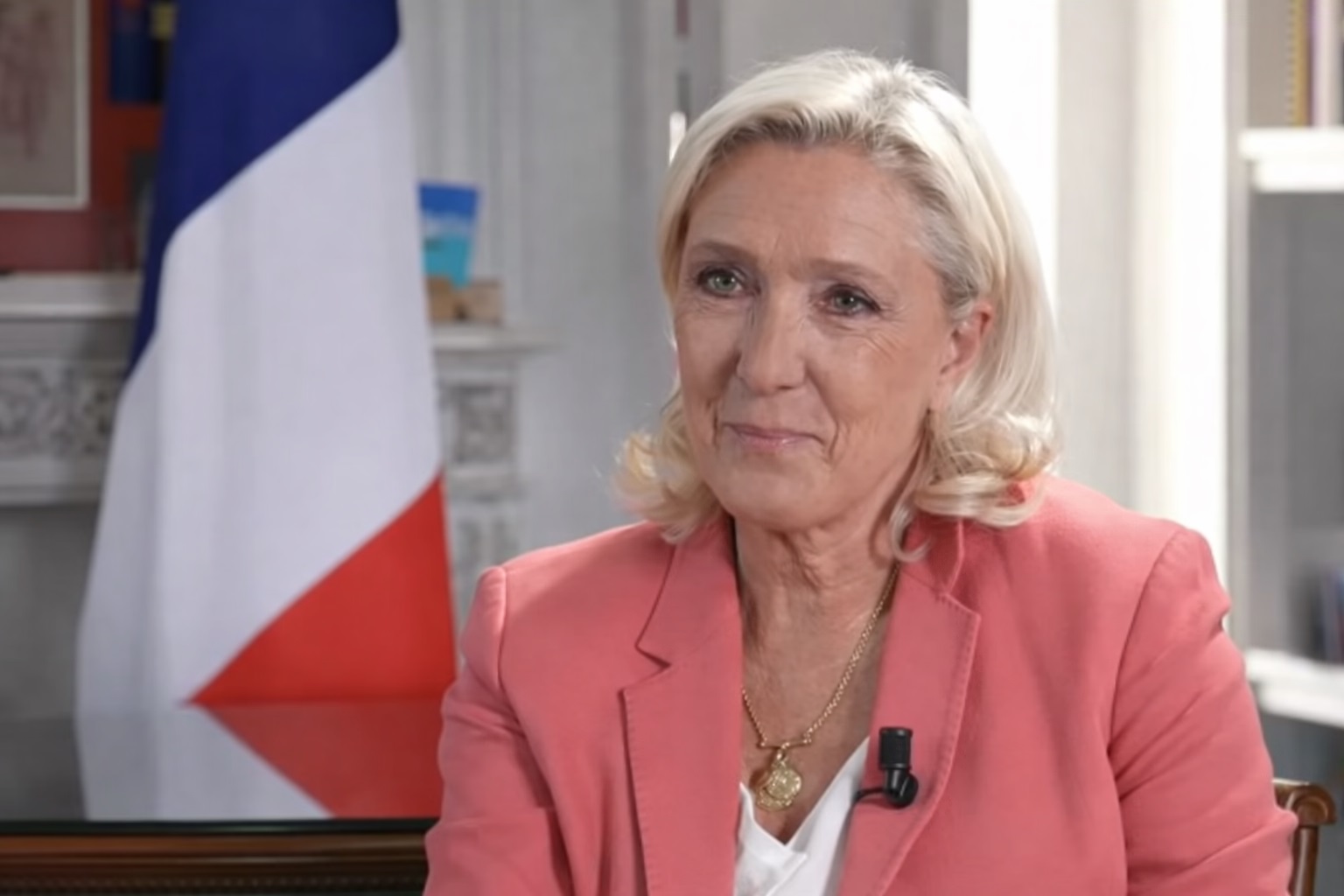 Marine Le Pen exclude cursa prezidențială în cazul unei condamnări cu monitorizare electronică