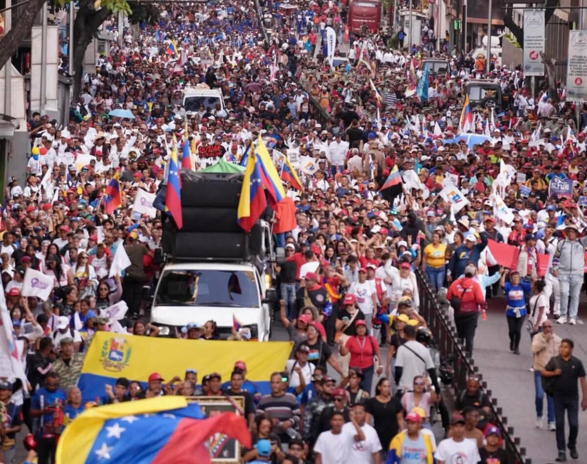 Mii de oameni din Venezuela cer, în stradă, eliberarea lui Maduro