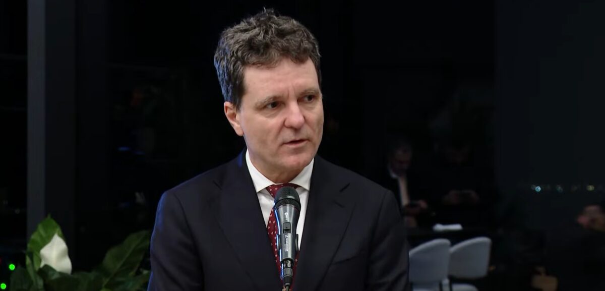 Ada Milea a fost ani buni artista preferată a lui Nicușor Dan. Pasiunea pentru muzică s-a încheiat când i s-a furat casetofonul