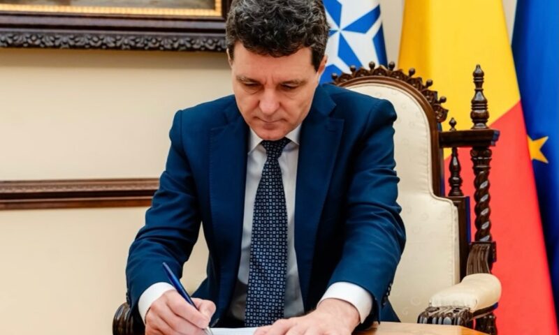 Nicușor Dan a semnat numirile interimare. Portofoliile rămase vacante după retragerea PSD din coaliție, redistribuite
