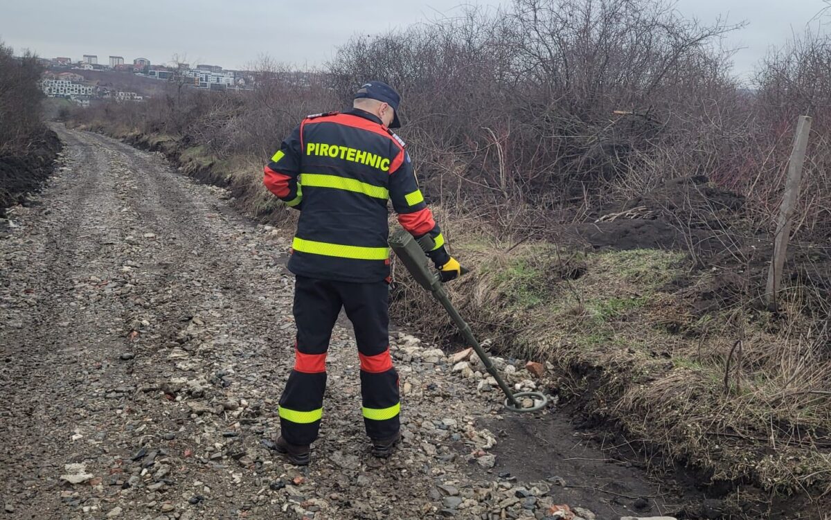 Proiectil neexplodat găsit în Iaşi. Pirotehniştii avertizează că muniţia veche rămâne periculoasă