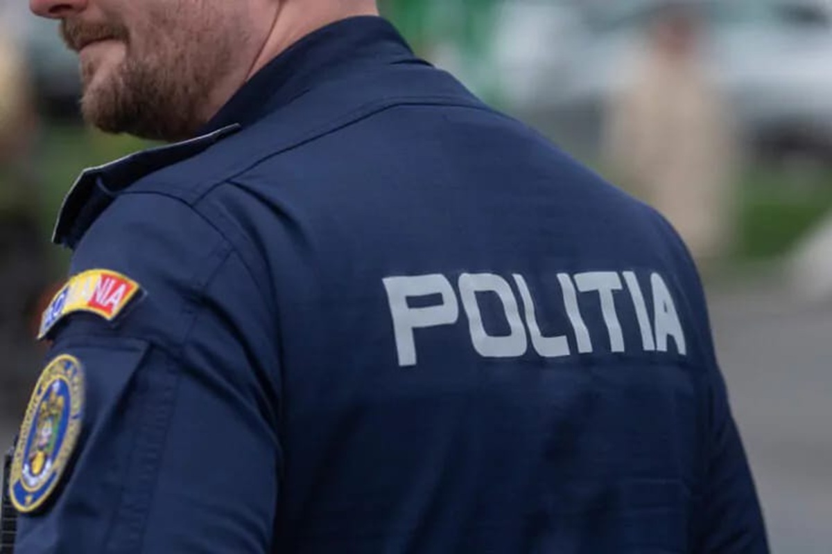 Un ucrainean și un rus, reținuți după ce au furat banii unui preot într-un magazin. Suspecții, prinși pe A1