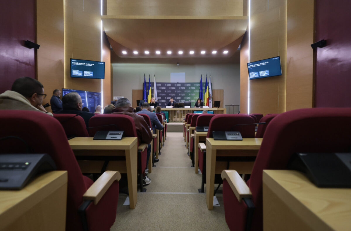 CGMB dezbate eliminarea parcărilor gratuite pentru mașinile electrice și hibride. Concedierile din PMB, pe agendă. Update