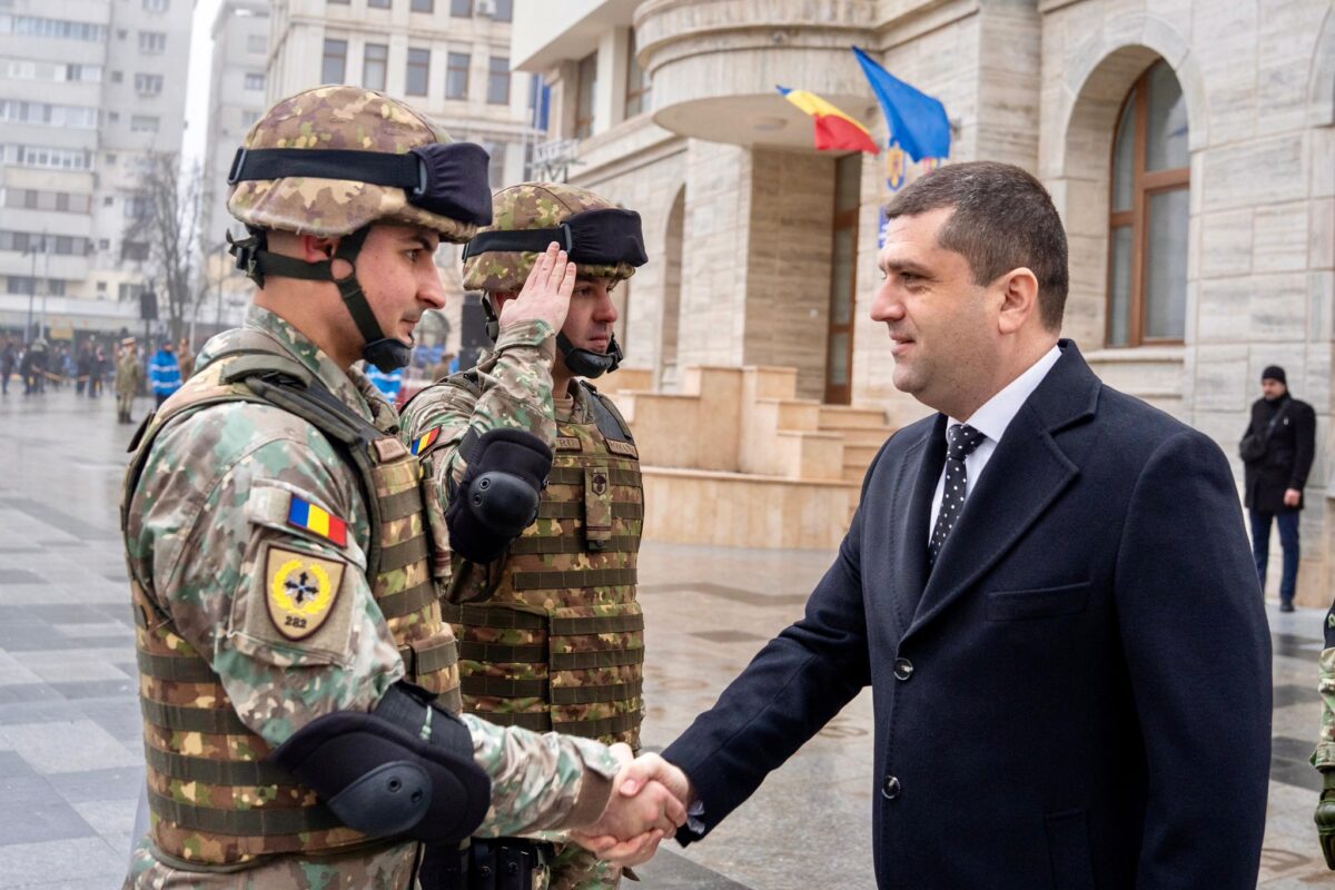 Ce se întâmplă cu pensiile și salariile militarilor. Precizări făcute de ministrul Apărării, după anunțul lui Ilie Bolojan