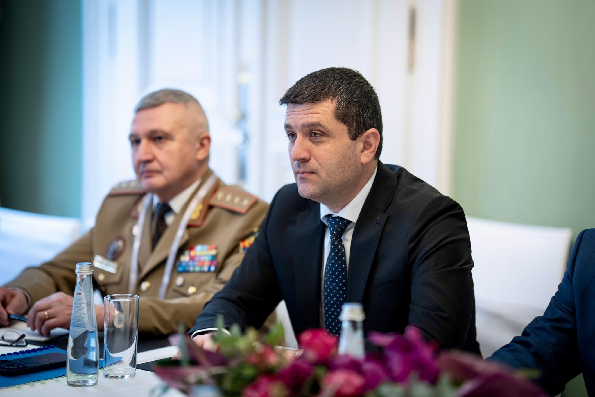 Cum se vor face reducerile de cheltuieli la MApN. Radu Miruță, clarificări despre pensiile militarilor