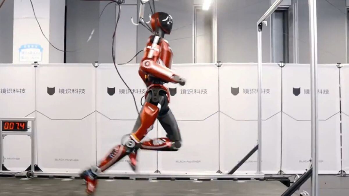 Robotul Bolt, nou record de viteză. Depășește performanța multor atleți