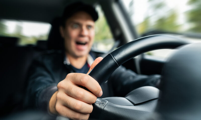 Șoferii vor scoate mai mulți bani din buzunar dacă nu respectă regulile. Care vor fi noile tarife pentru amenzi