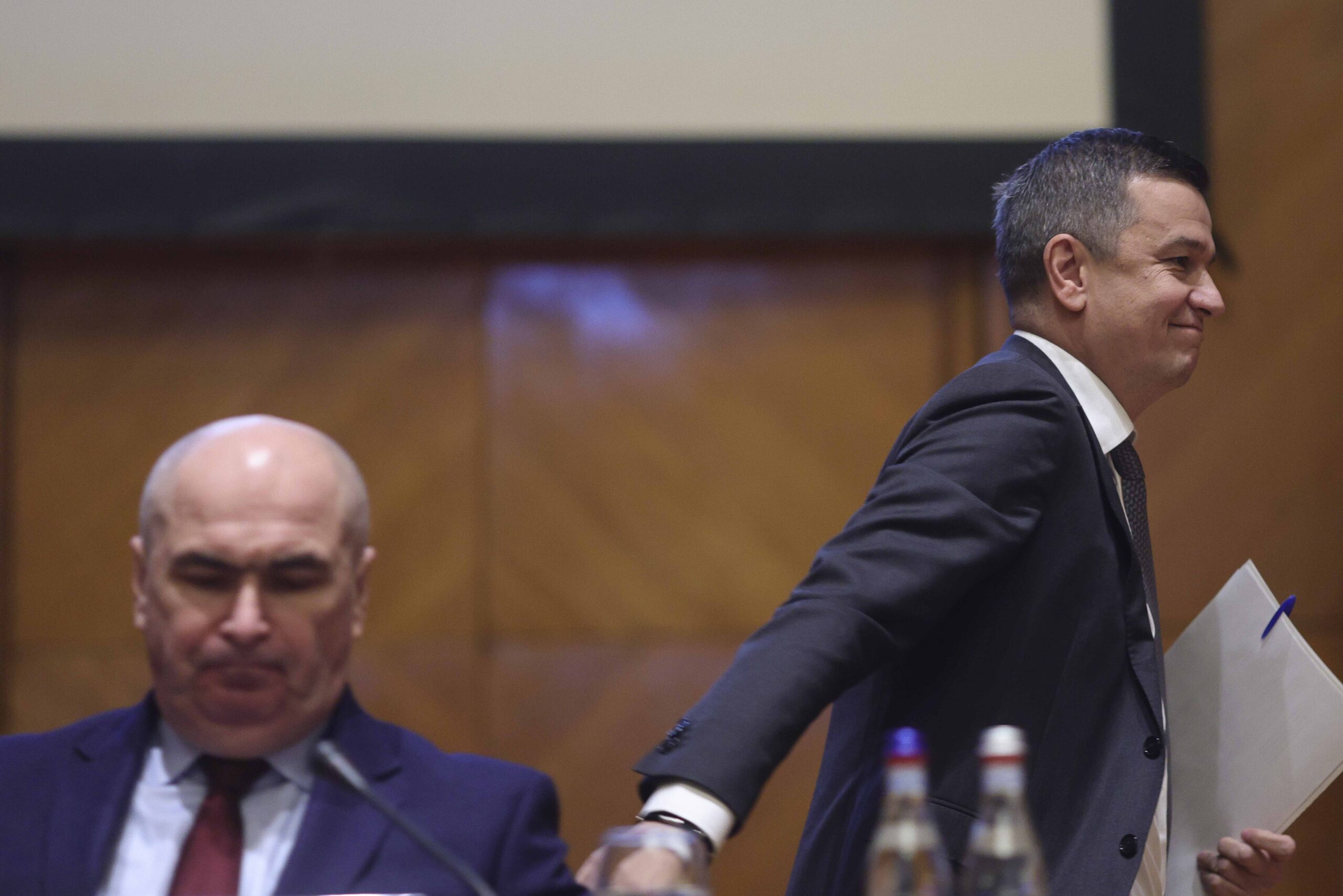 Nicușor Dan vrea să îi cheme pe Grindeanu și Bolojan la Cotroceni. Viitorul Guvernului e în joc