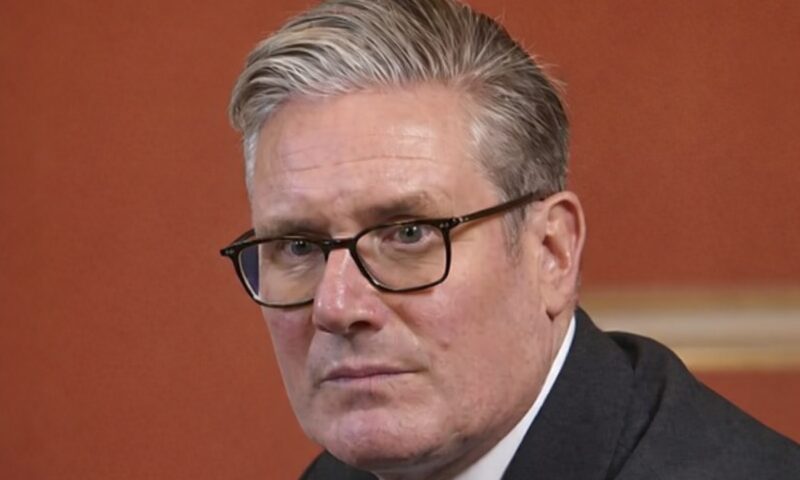 Premierul britanic Keir Starmer, tot mai contestat. Cât de probabilă e demisia sa