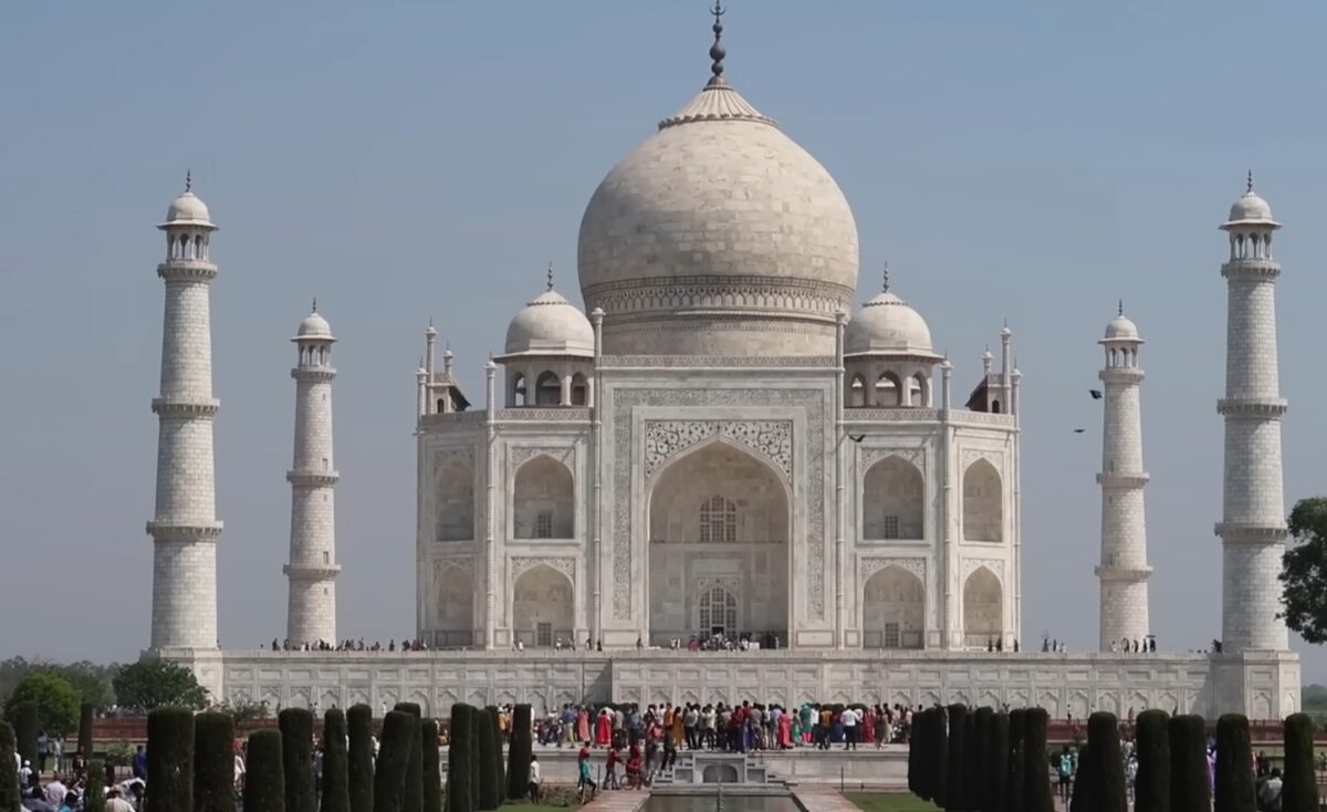 Reguli mai puțin cunoscute care condiționează accesul turiștilor în situri istorice