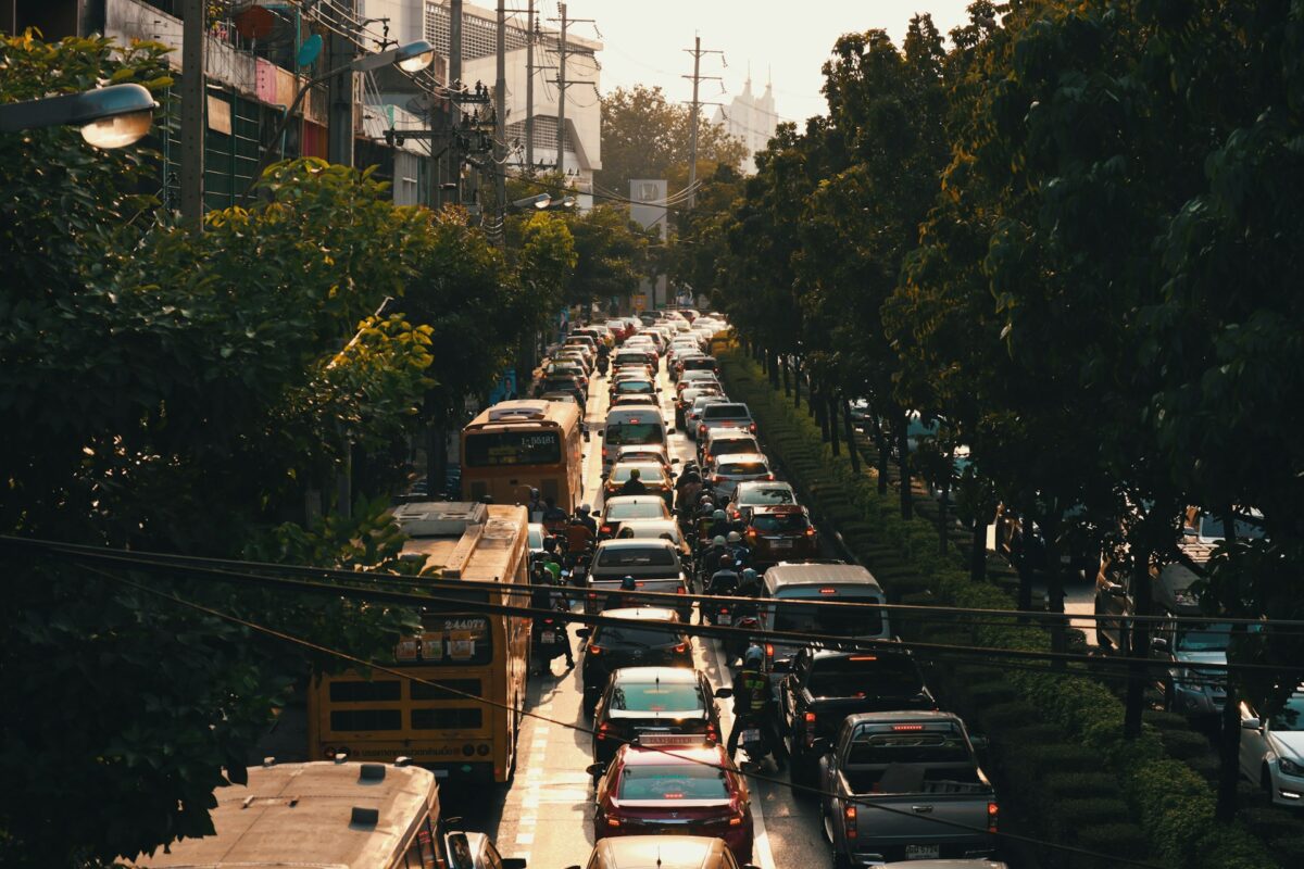 O nouă metodă de furt auto în marile orașe din Europa. Cum acționează hoții