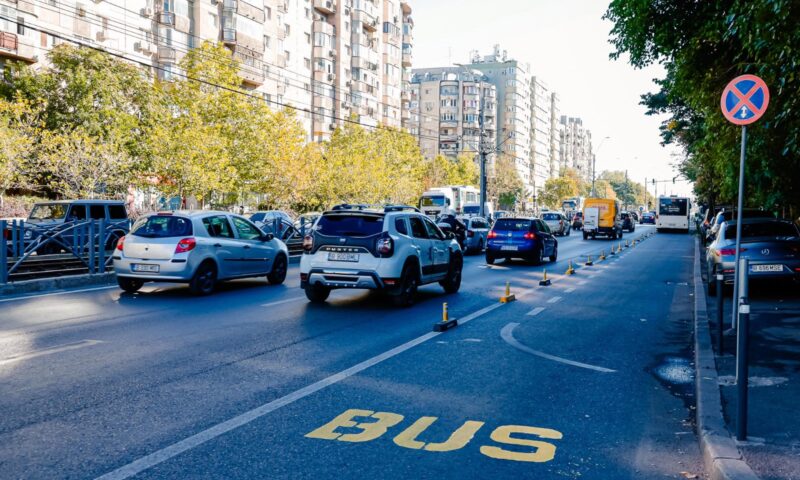 Cât timp pierd românii în trafic. Au una dintre cele mai lungi navete din UE
