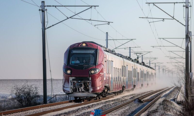 De ce nu pot circula trenurile cu 160 km/h în România. O regulă veche de 50 de ani ține pe loc trenurile moderne