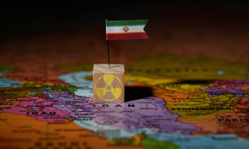 Iranul amenință că ar putea îmbogăţi uraniu până la 90% dacă va fi atacat