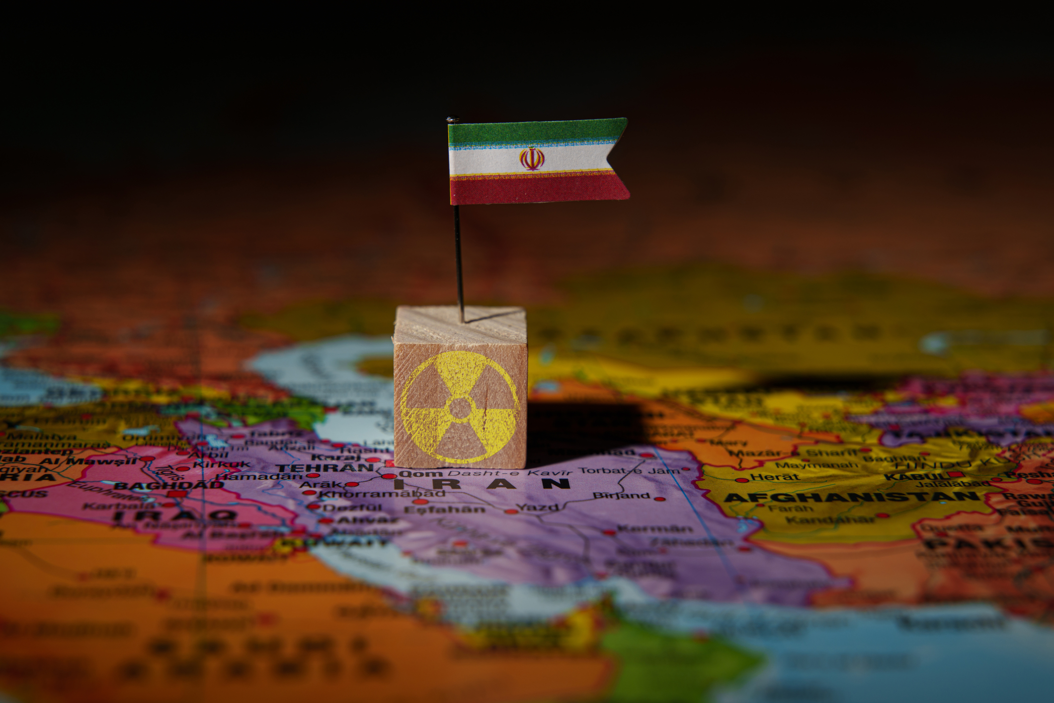 Iranul amenință că ar putea îmbogăţi uraniu până la 90% dacă va fi atacat
