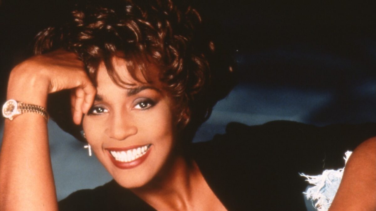 Cum era Whitney Houston înainte de moarte: nici dinți nu mai avea și era plină de tăieturi