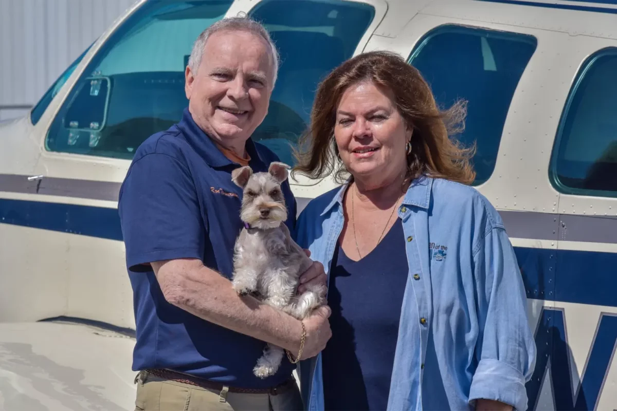 Avion prăbușit din cauza unui geam murdar. Un câine a supraviețuit