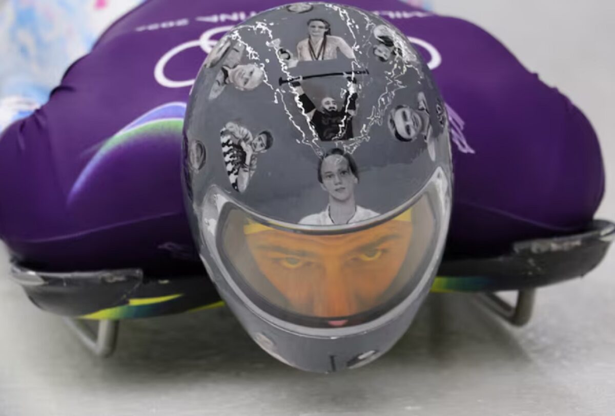 CIO i-a interzis unui sportiv ucrainean casca cu portrete ale sportivilor uciși de ruși în război. Zelenski, prima reacție