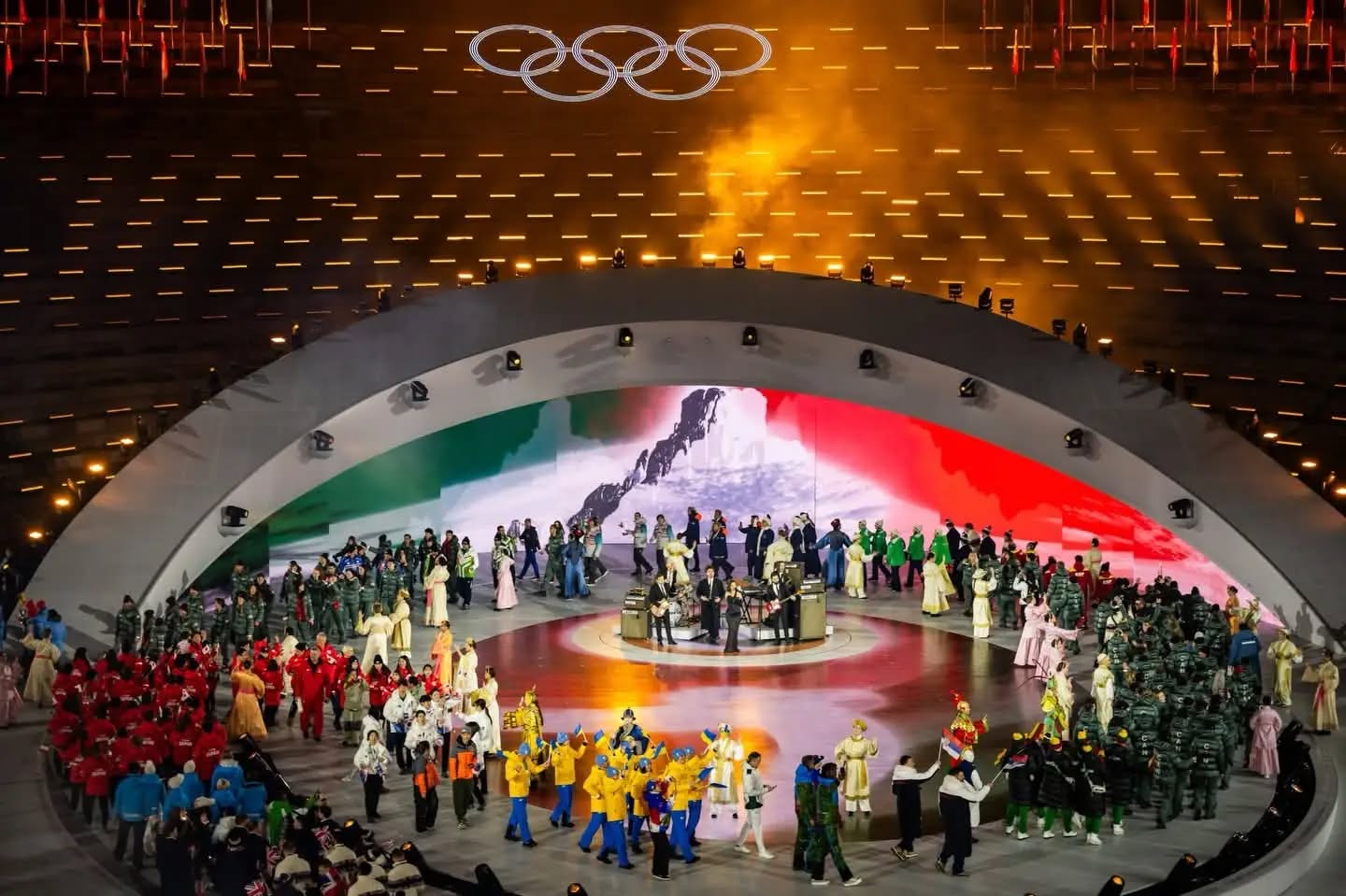 Jocurile Olimpice de iarnă 2026 s-au încheiat cu un spectacol feeric. Sportivii au consumat aproape o tonă de Grana Padano