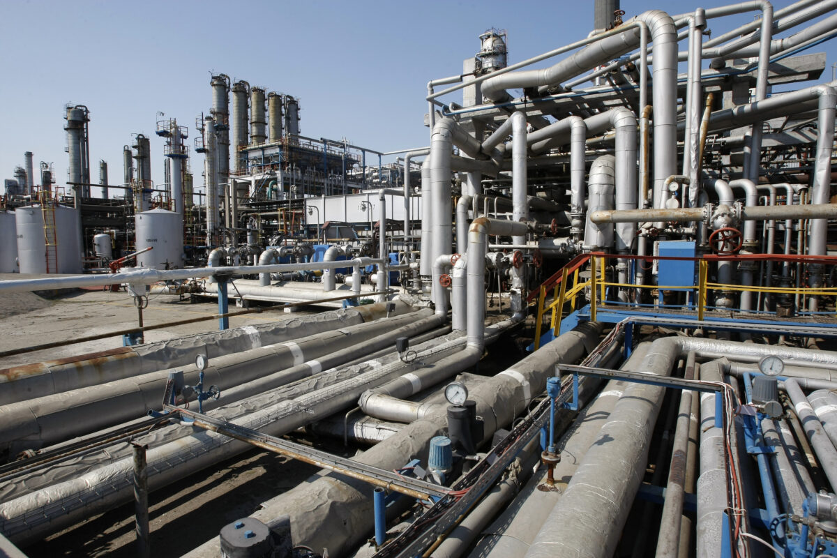 Investiție de până la 3 miliarde de euro, la Feldioara. Proiect de rafinare a metalelor rare în parteneriat cu SUA