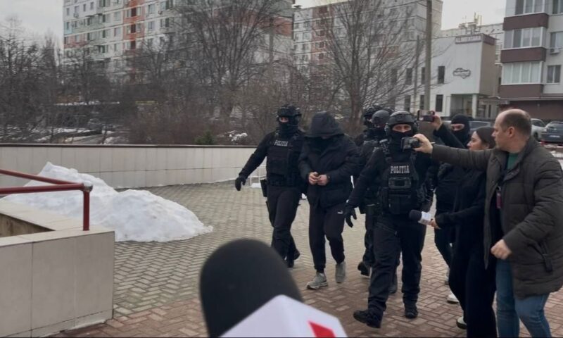Patru asasinate puse la cale în Ucraina și 400.000 de dolari pentru ucigași. Un moldovean, pe banca acuzaților. Video