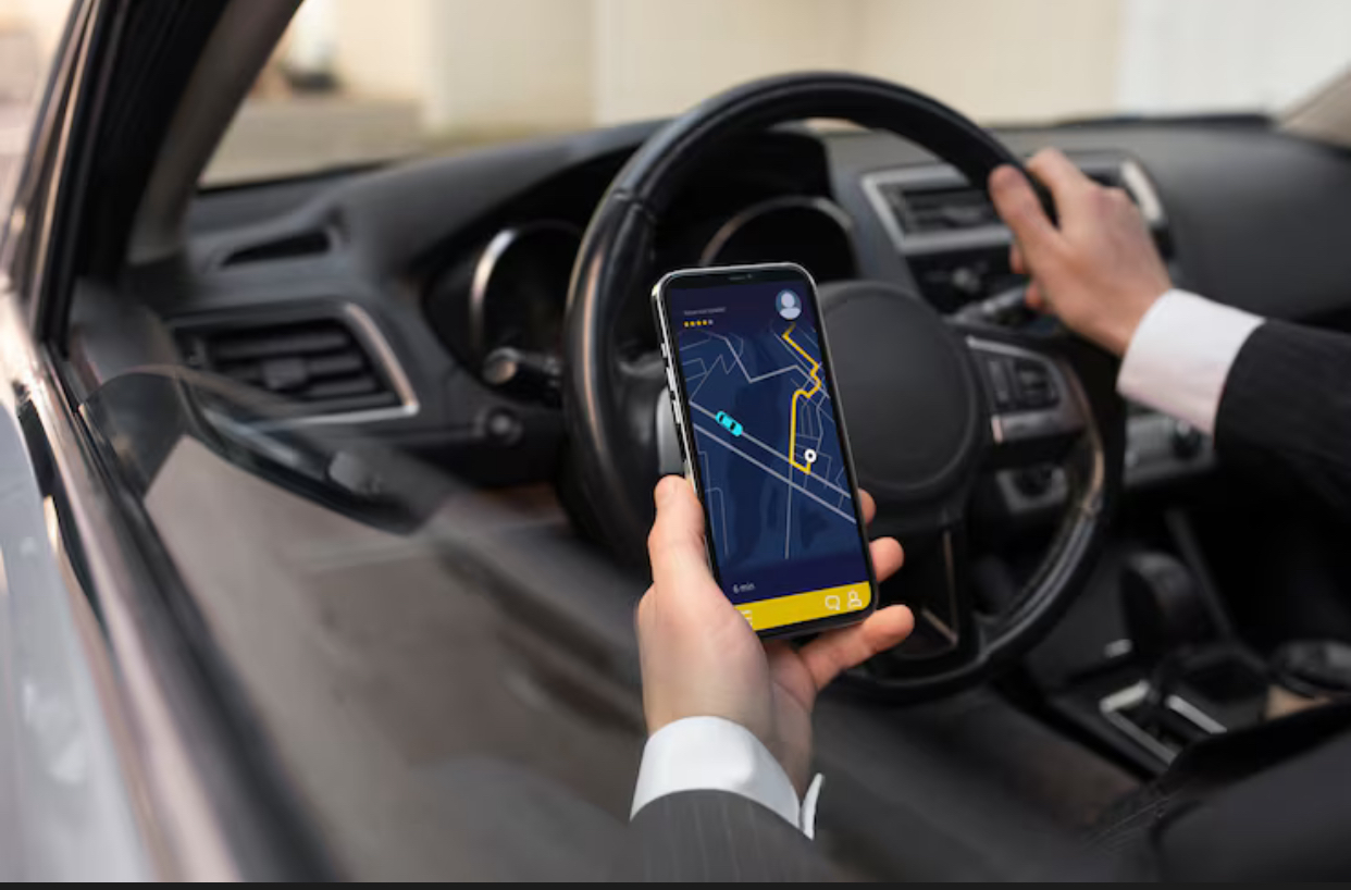 Cât câștigă un șofer Uber în 2026. Taxe, bacșiș și venituri reale