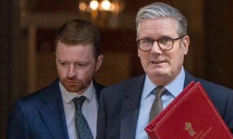 A vrut un „guvern în afara guvernului”. Planul omului lui Starmer