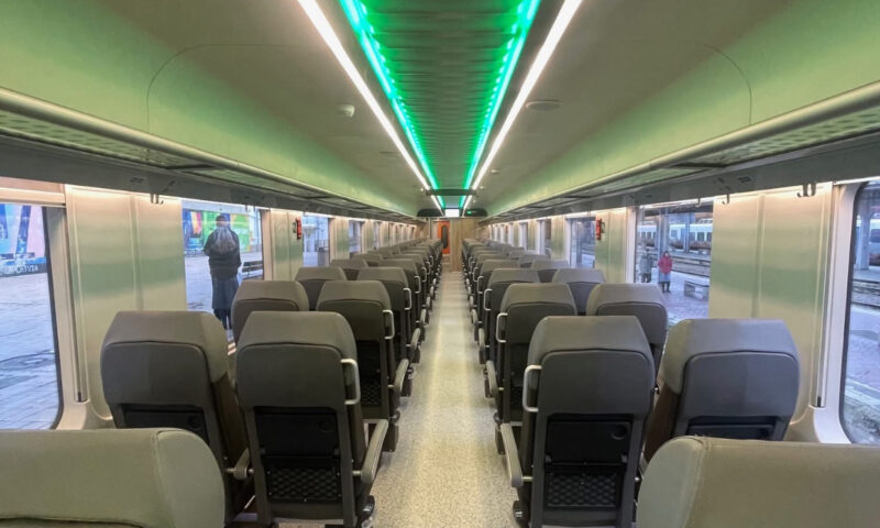 Mai multe vagoane modernizate pentru sezonul estival. CFR Călători a introdus încă 42 în circulație