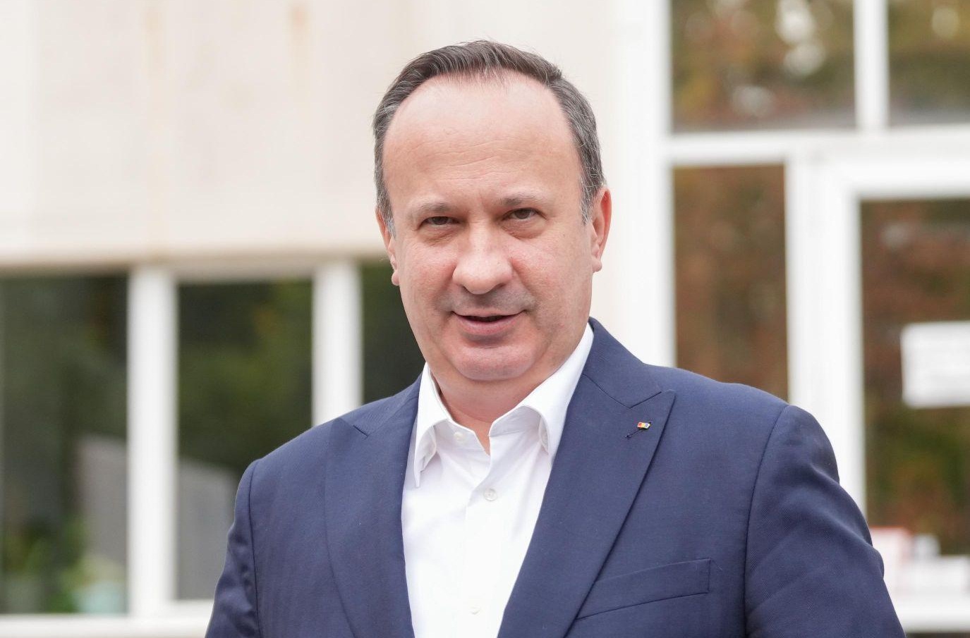 Liberalii cer sancțiuni aspre pentru Câciu și anunță că vor sesiza CNCD după scandalul din Parlament. Mesaj pentru social-democrați