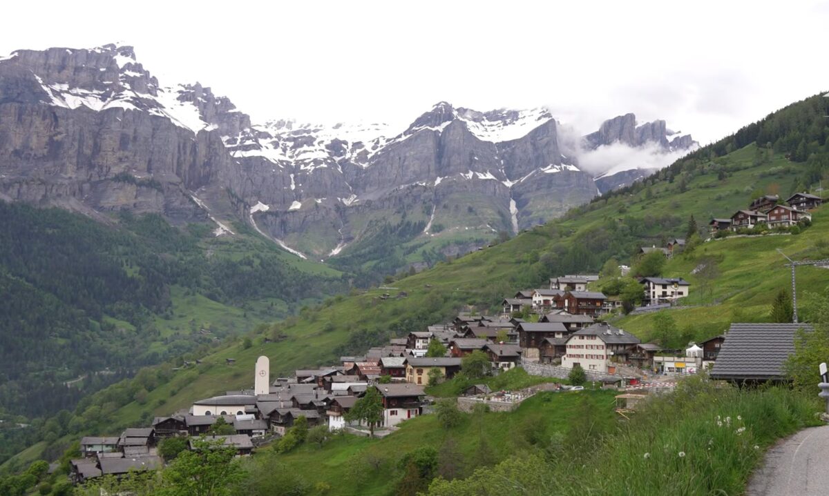 Un oraș din Europa oferă oamenilor 27.665 de euro pentru a locui acolo. Cine poate pune mâna pe bani