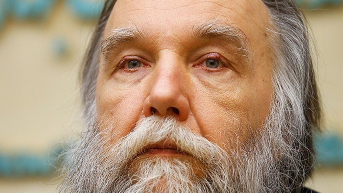 Aleksandr Dughin propune închiderea internetului în Rusia până în toamnă