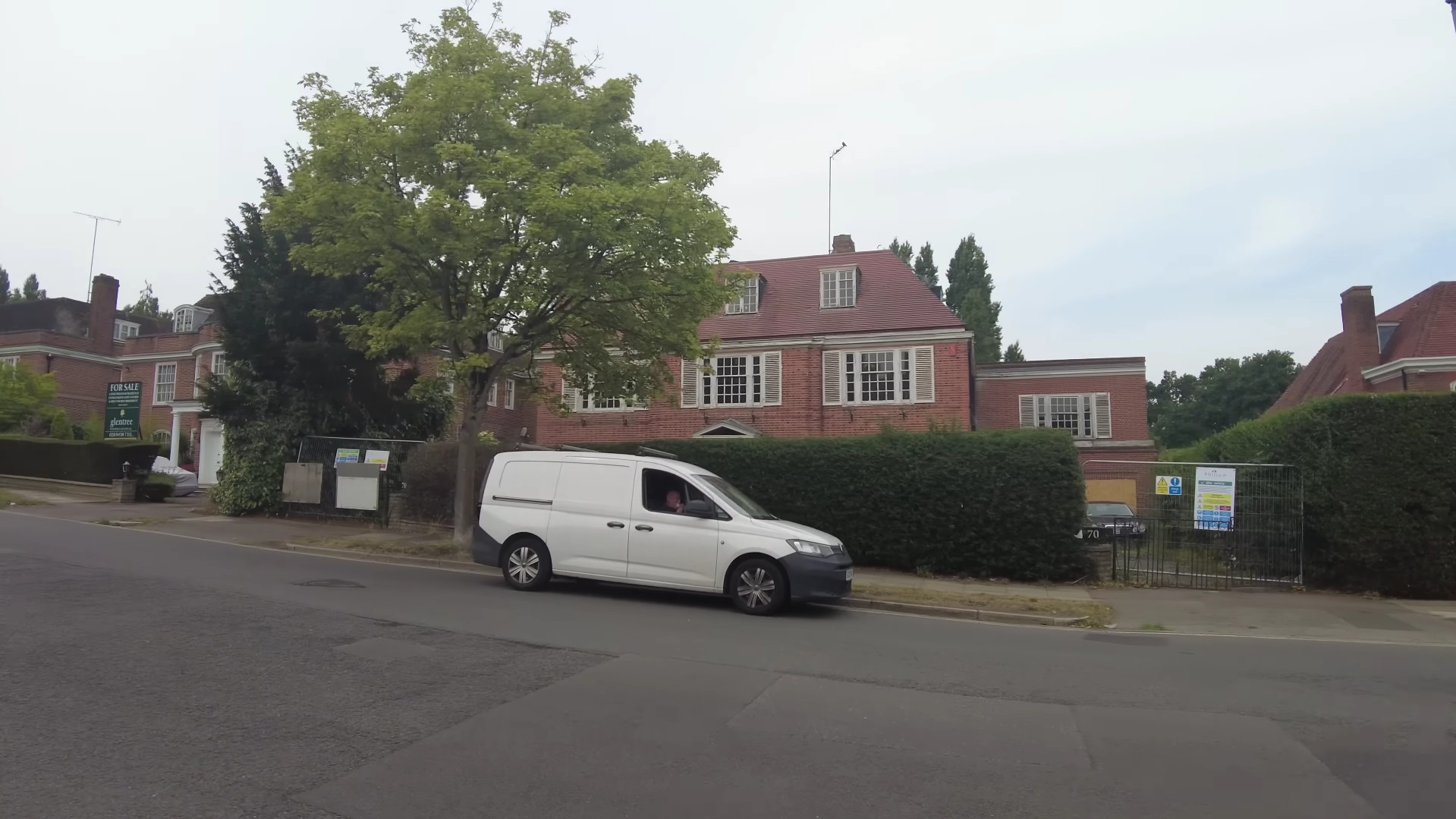 Vile de milioane din Londra, abandonate de elita iraniană. Proprietățile au ajuns în paragină