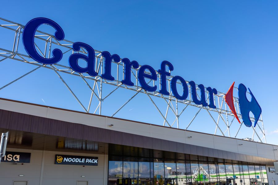 Carrefour reduce prețurile la 800 de produse. Discounturi în toată luna martie